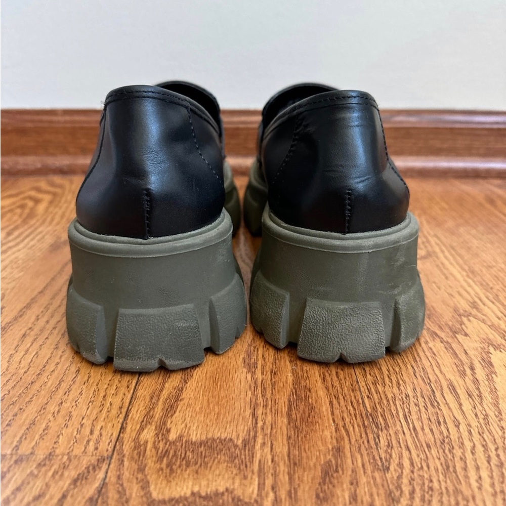Steve Madden Black Loafers with Tan Soles - Picture 5 of 6